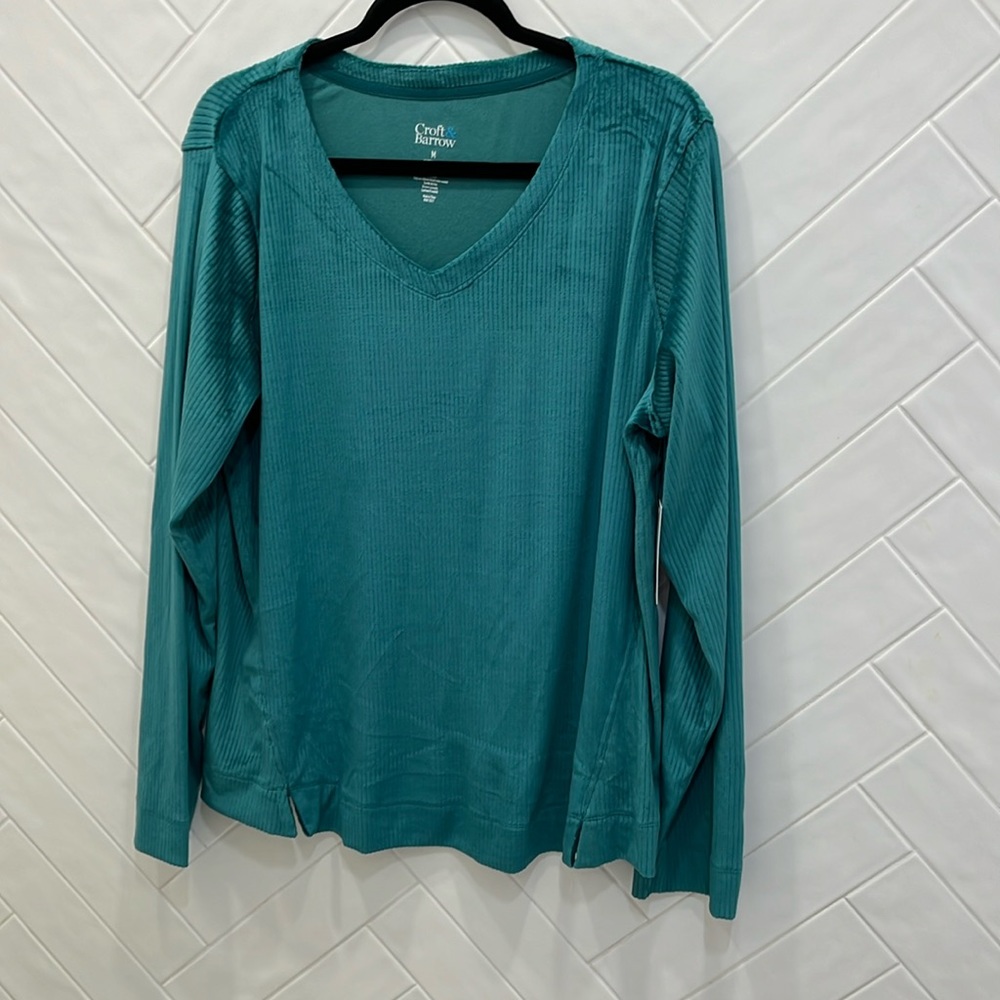 Croft and Barrow sleepwear top